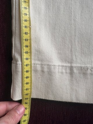 Pantalón vaquero beige ancho
