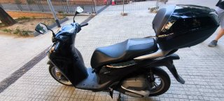 Honda SH 125i con Top Box