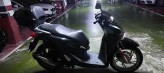 Honda SH 125i con Top Box