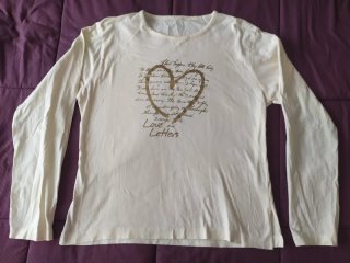 Camiseta manga larga beige corazón