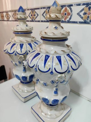 Jarrones de cerámica antiguos, par