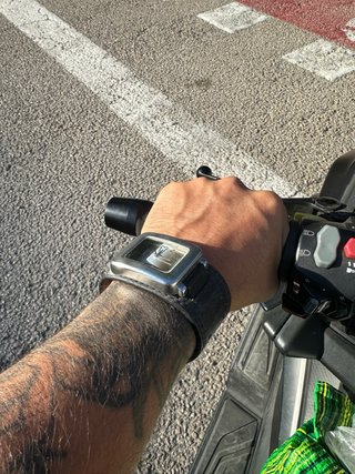Orologio Guess Vintage Y2K Argento e Nero