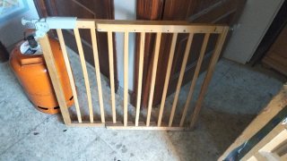 Barrera de seguridad madera le falta una cojida