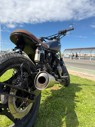 Honda CB250 Seven Fifty Cafe Racer Negra