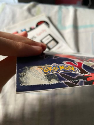 Caja y manuales de Pokémon Y para la 3DS