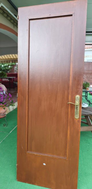 Puertas de madera con cristal decorado