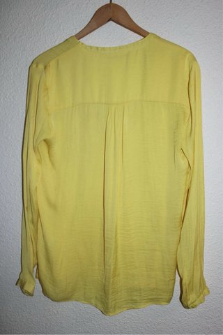 Camisa Stradivarius Amarilla Talla M