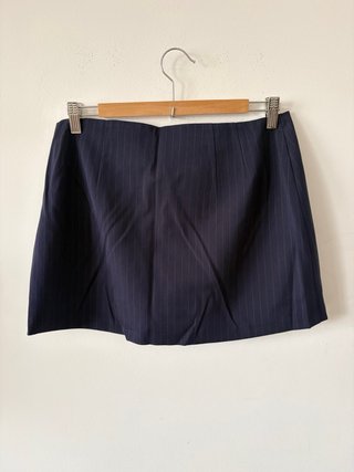 Falda pantalón corta raya diplomática Stradivarius