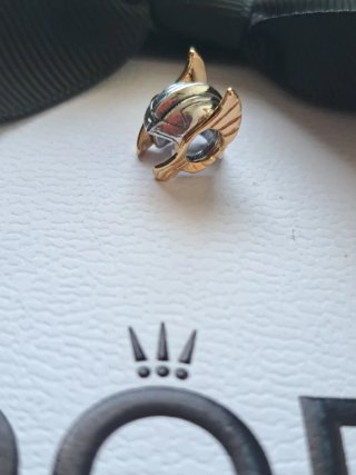 Charm Elmo Argento e Oro marvel