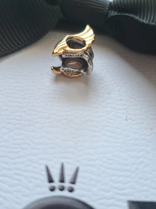 Charm Elmo Argento e Oro marvel