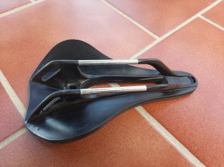 Sillín Antiprostatico MTB Negro marca Slle Italia
