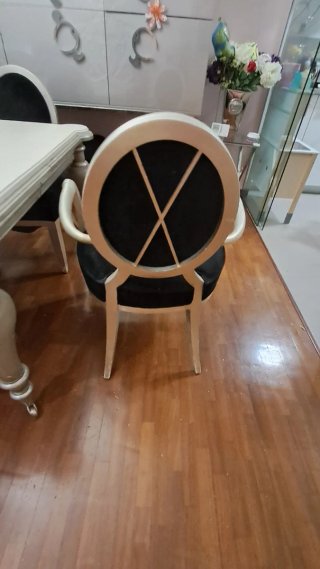 Mesa comedor y 6 sillas estilo Luis XVI