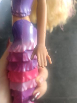 Barbie sirena "Nada y Baila" 2010