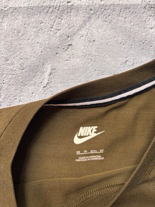 Camiseta sin mangas Nike verde oliva