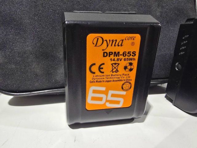 2 Batterie Dynacore DPM-65S con carica USB-C
