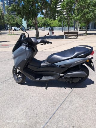 Yamaha NMAX 125 gris automática