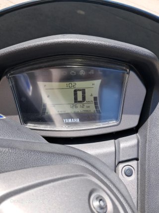 Yamaha NMAX 125 gris automática