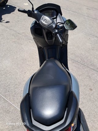 Yamaha NMAX 125 gris automática