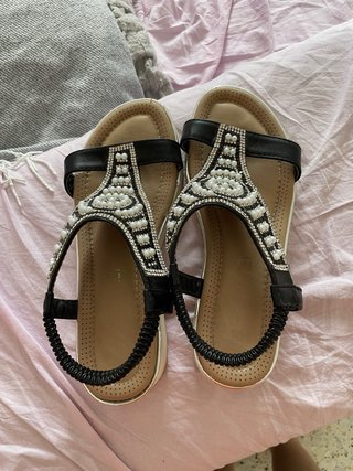 Sandalias negras y plateadas talla 37