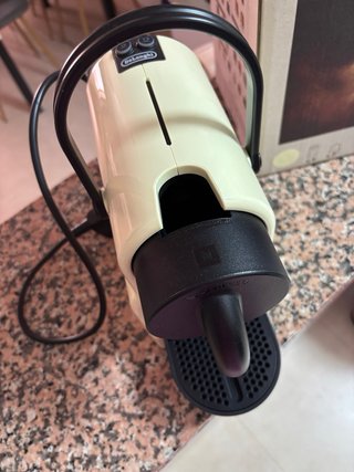 Cafetera Nespresso Inissia DeLonghi