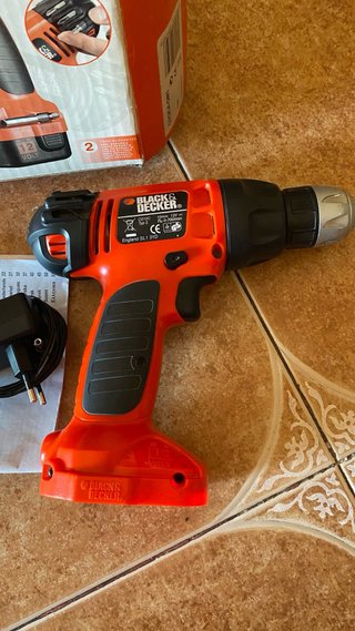 Taladro Black & Decker CD12CA 12V