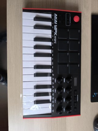 Akai MPK Mini MK3 Teclado Controlador MIDI