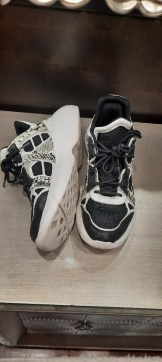 Zapatillas Uterqüe pvp 95