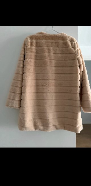 Abrigo pelo rosa beige talla única