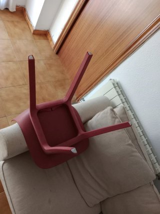 Silla Odger roja de plástico