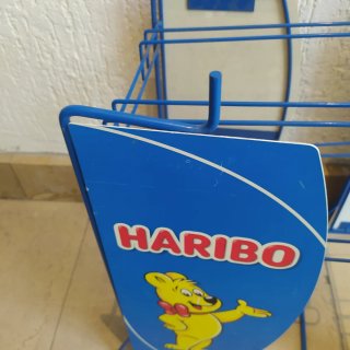 Scaffali metallici piccoli di Haribo