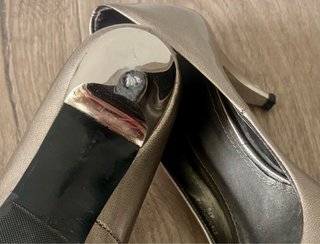 Zapato salón Zara abierto metalizado talla 39