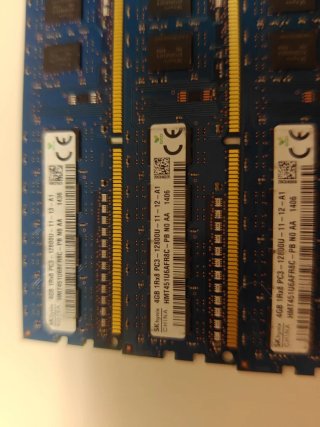 4x SK hynix 4GB DDR3 RAM (16GB Total)