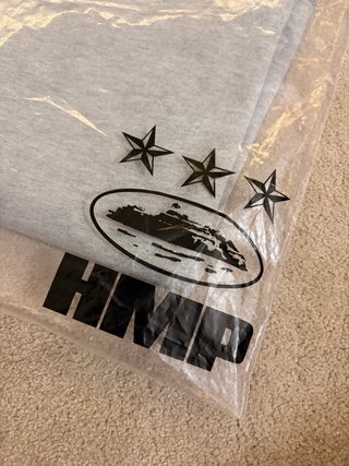 T-shirt Corteiz HMP Panel Cinzenta