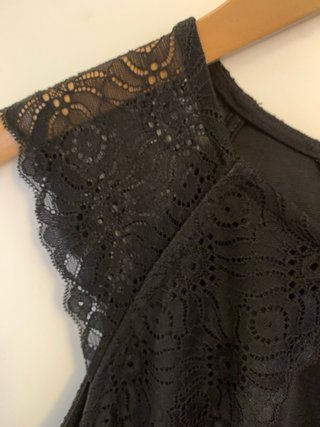 Vestido negro H&M con encaje