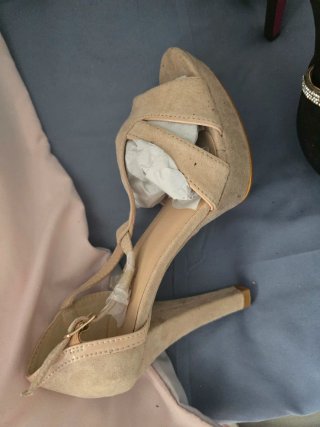 Zapatos de tacón y cuña número 35 y 36