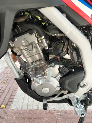 Honda CRF300 Enduro Roja y Blanca