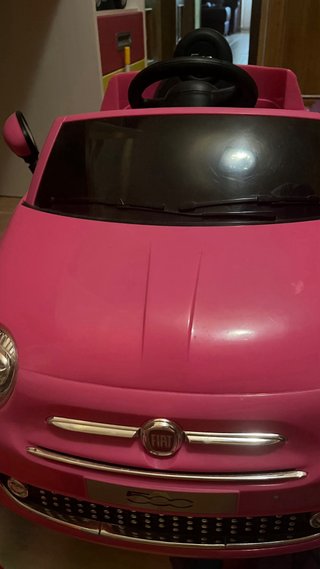 Coche eléctrico infantil rosa Fiat 500 con mando