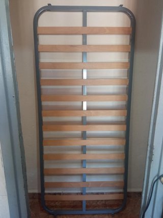 Somier metálico con láminas de madera
