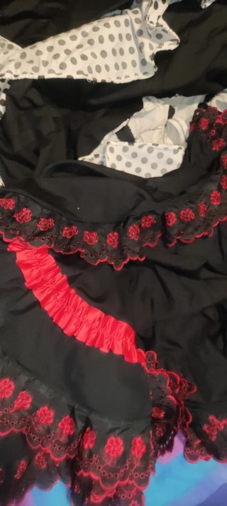 Traje Flamenca Negro y Rojo