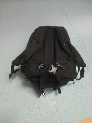 Mochila Quechua Explorer 900 Focus gris