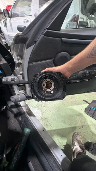 Despiece BMW E93: Airbag, Cinturones, Volante