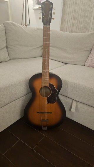 Chitarra acustica vintage