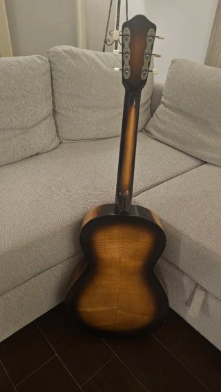 Chitarra acustica vintage