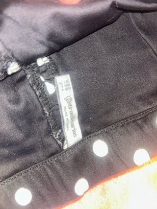 Falda negra lunares blancos