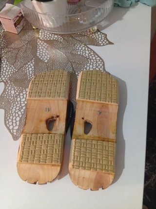 Zapatillas de madera talla 41