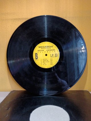 Vinilo makina remember
