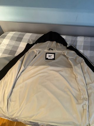 Chaqueta fina beige negra y azul claro
