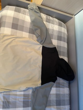 Chaqueta fina beige negra y azul claro
