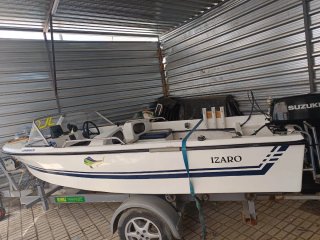 Barco Taylor 401 con remolque