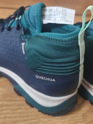 Zapatillas deportivas azules y verde azulado